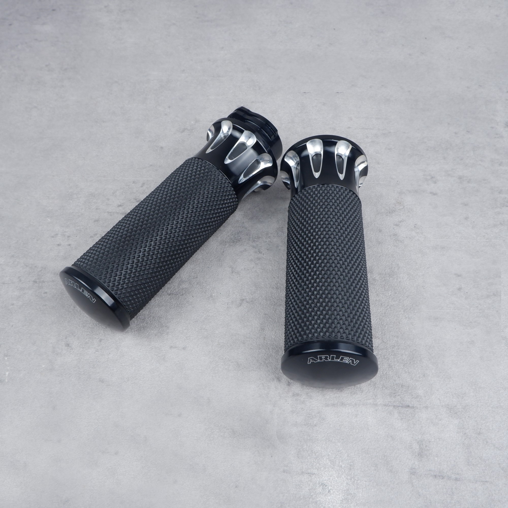 ปลอกแฮน Arlen Ness Deep Cut (สาย)