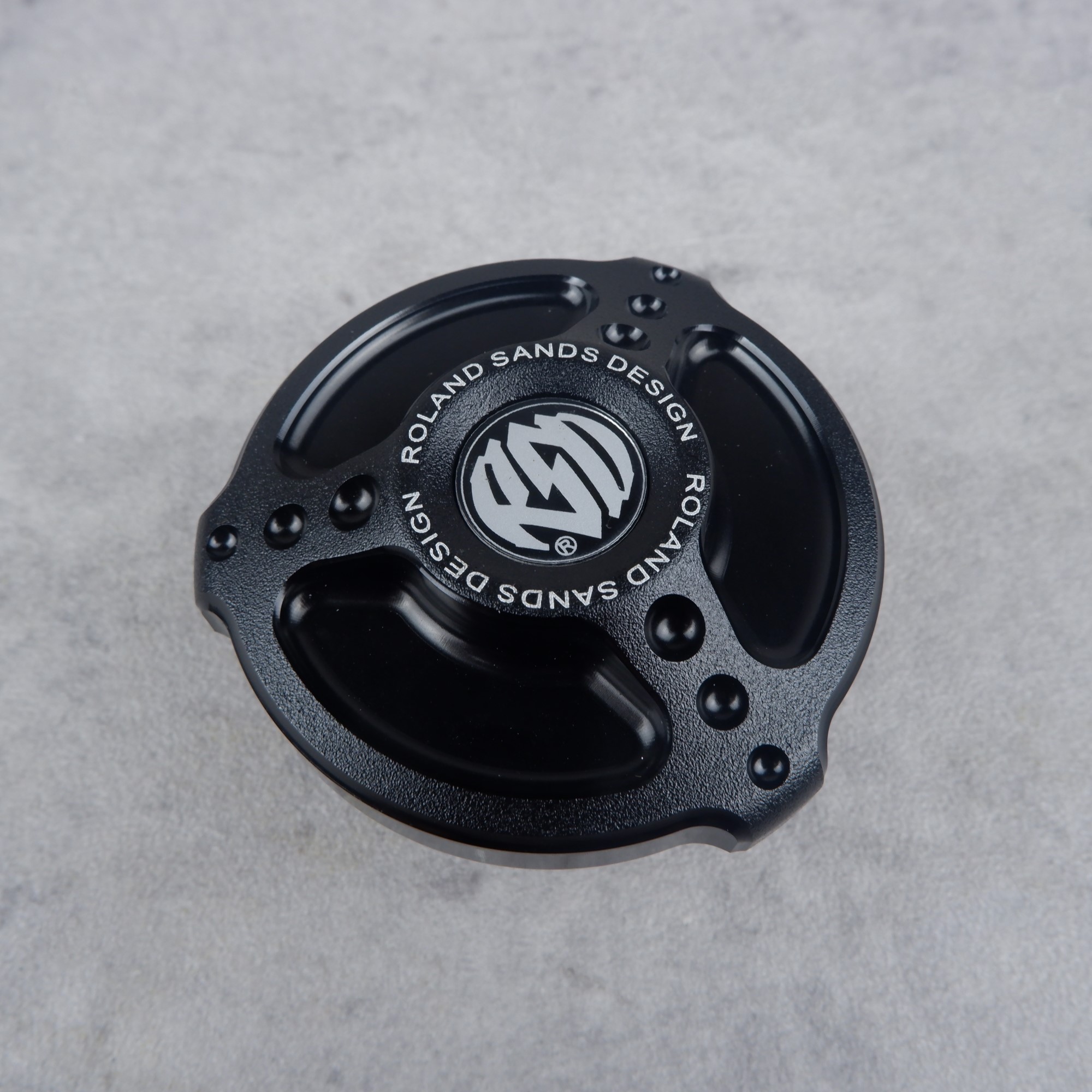 ฝาน้ำมัน RSD Tracker 3แฉก (BK)